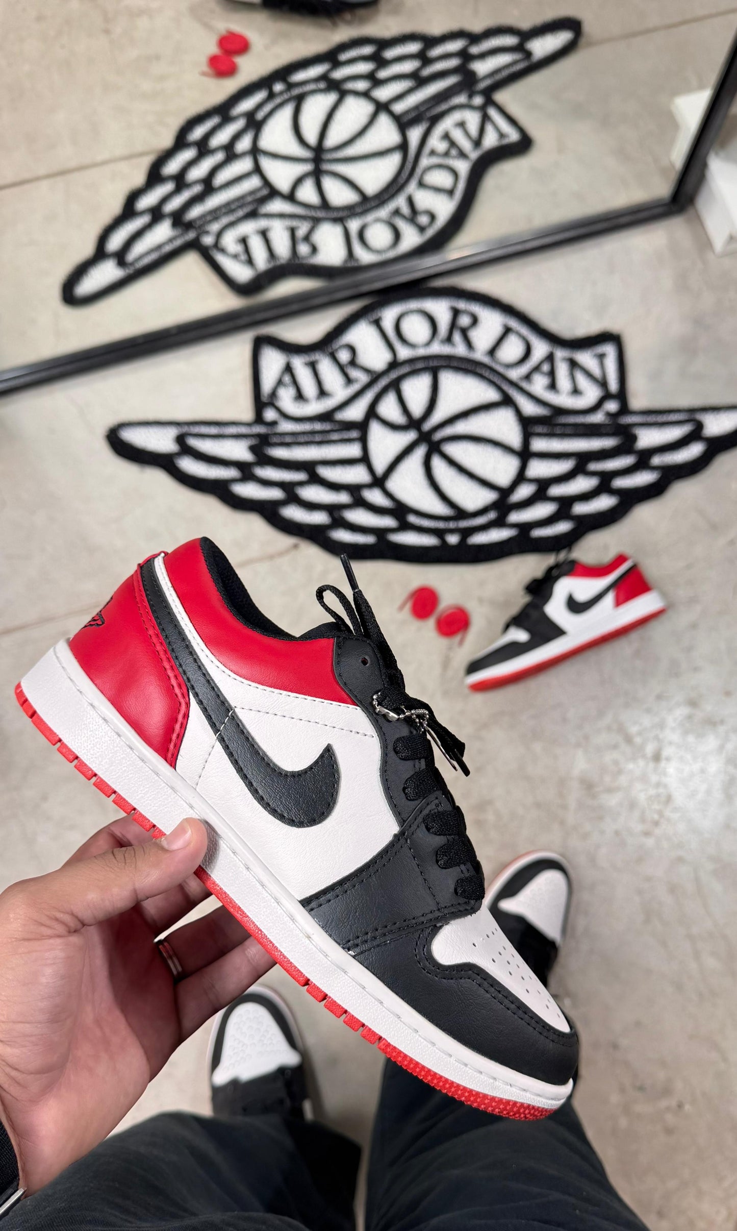Tênis Air Jordan 1 Low Tricolor – Ícone das ruas com personalidade vibrante