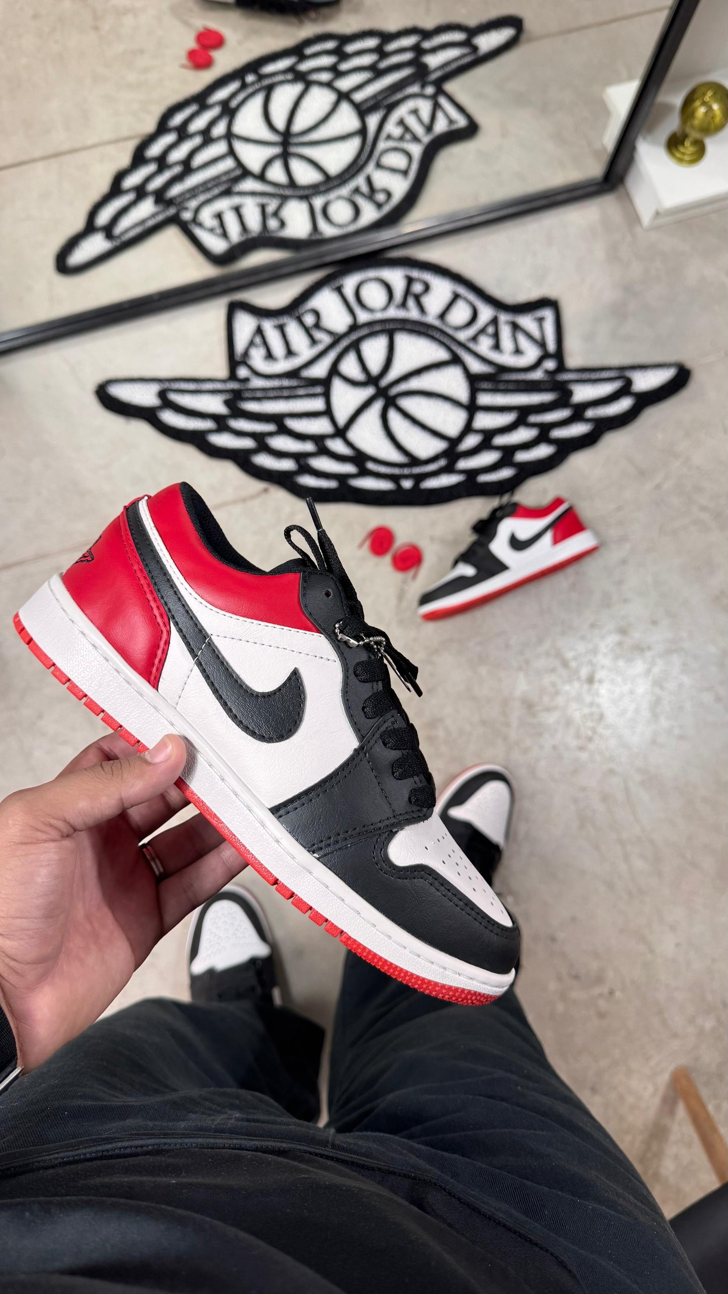 Tênis Air Jordan 1 Low Tricolor – Ícone das ruas com personalidade vibrante