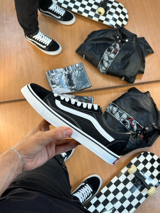 Tênis Vans Old Skool Preto e Branco – Clássico do skate, ícone da moda urbana
