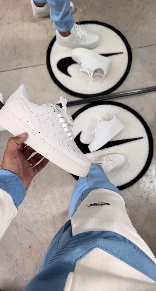 Tênis Nike Air Force 1 Branco Luxo – Estilo atemporal com acabamento premium