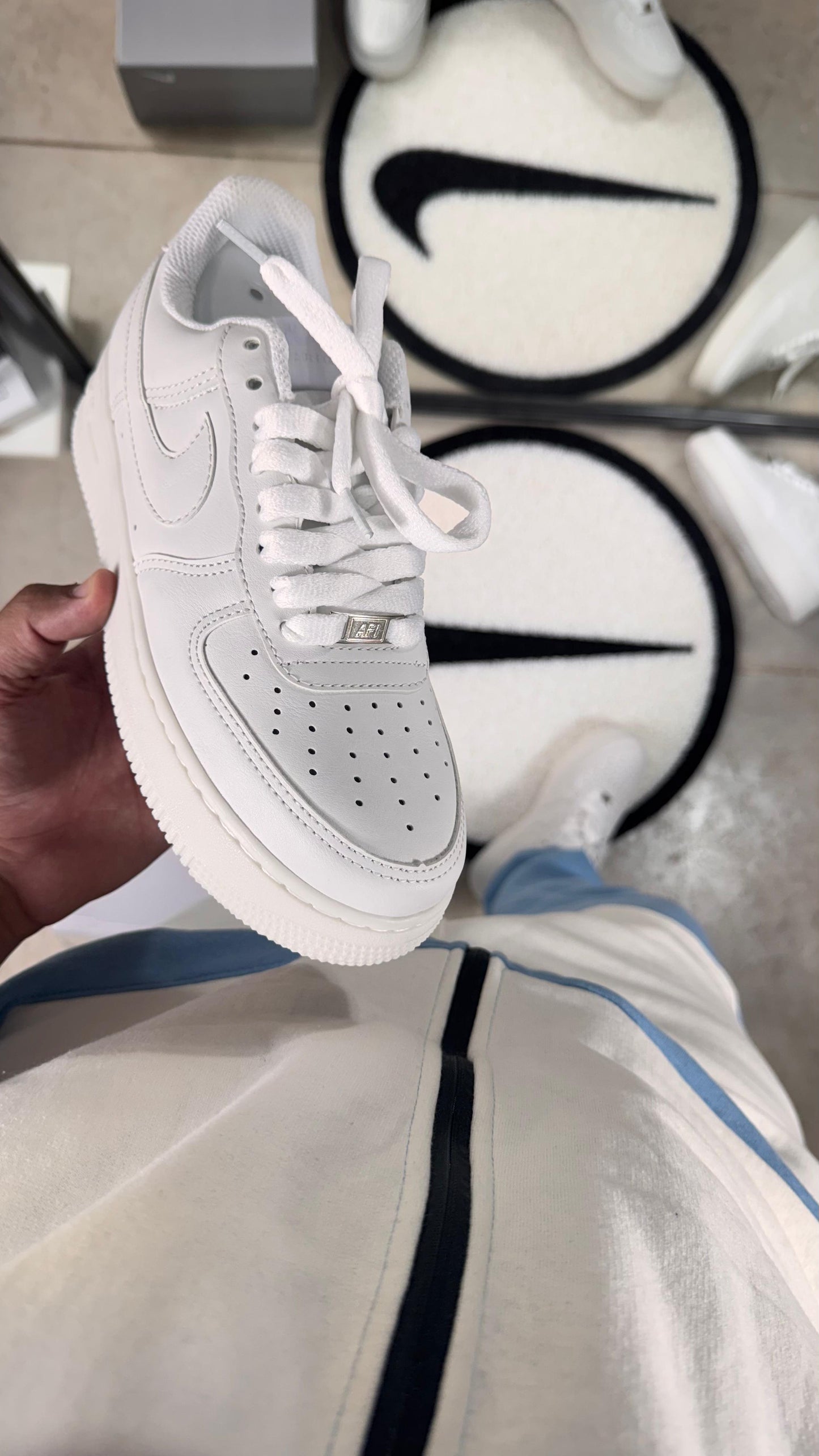 Tênis Nike Air Force 1 Branco Luxo – Estilo atemporal com acabamento premium