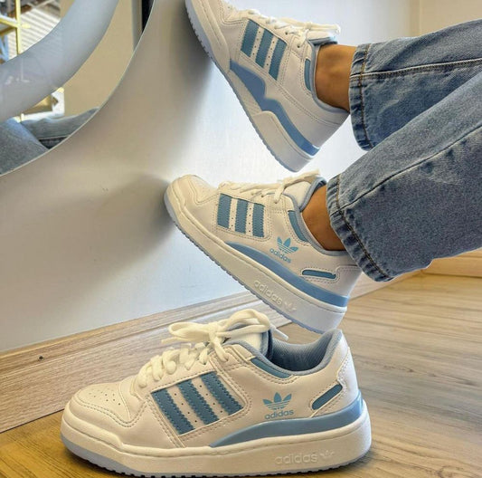 Tênis adidas Forum Low Branco/Azul Bebê – Estilo retrô com leveza e autenticidade