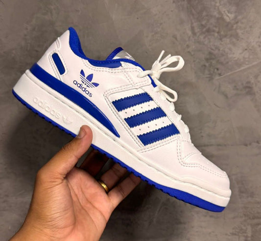 Tênis adidas Forum Low 84 ADV Branco/Royal – Herança esportiva, presença urbana