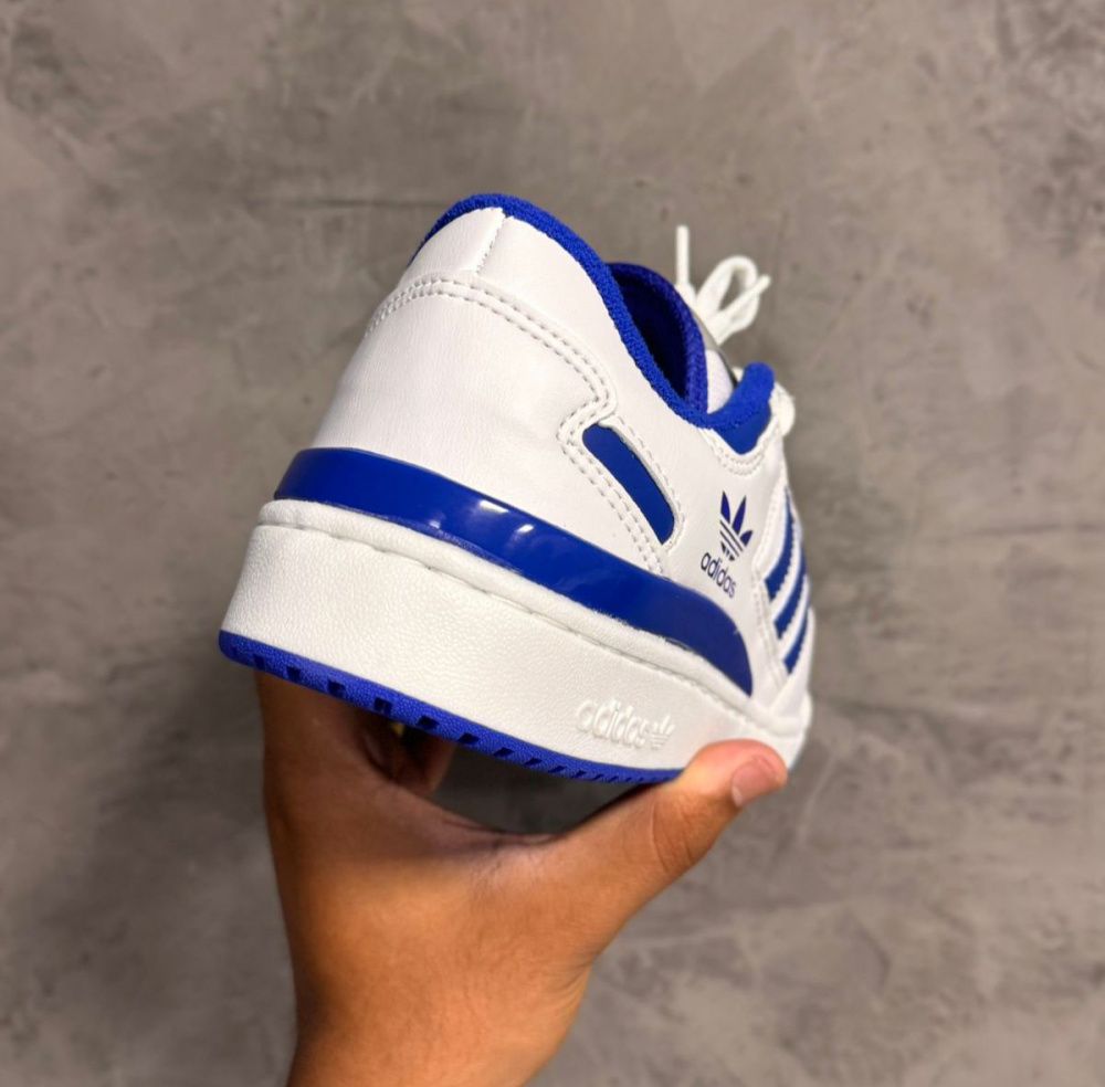 Tênis adidas Forum Low 84 ADV Branco/Royal – Herança esportiva, presença urbana