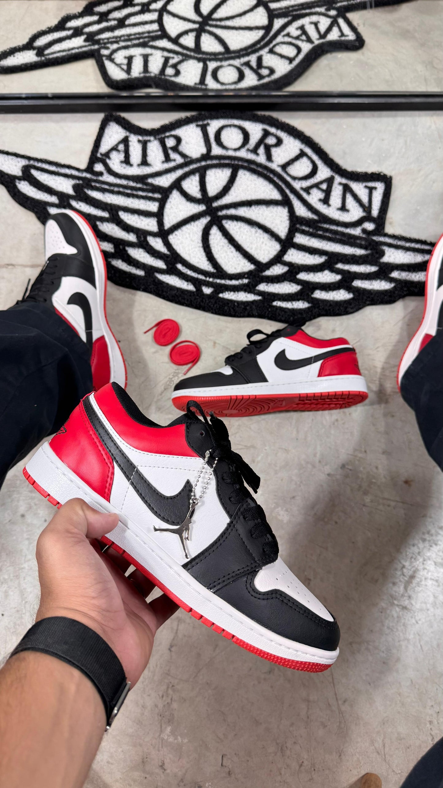 Tênis Air Jordan 1 Low Tricolor – Ícone das ruas com personalidade vibrante