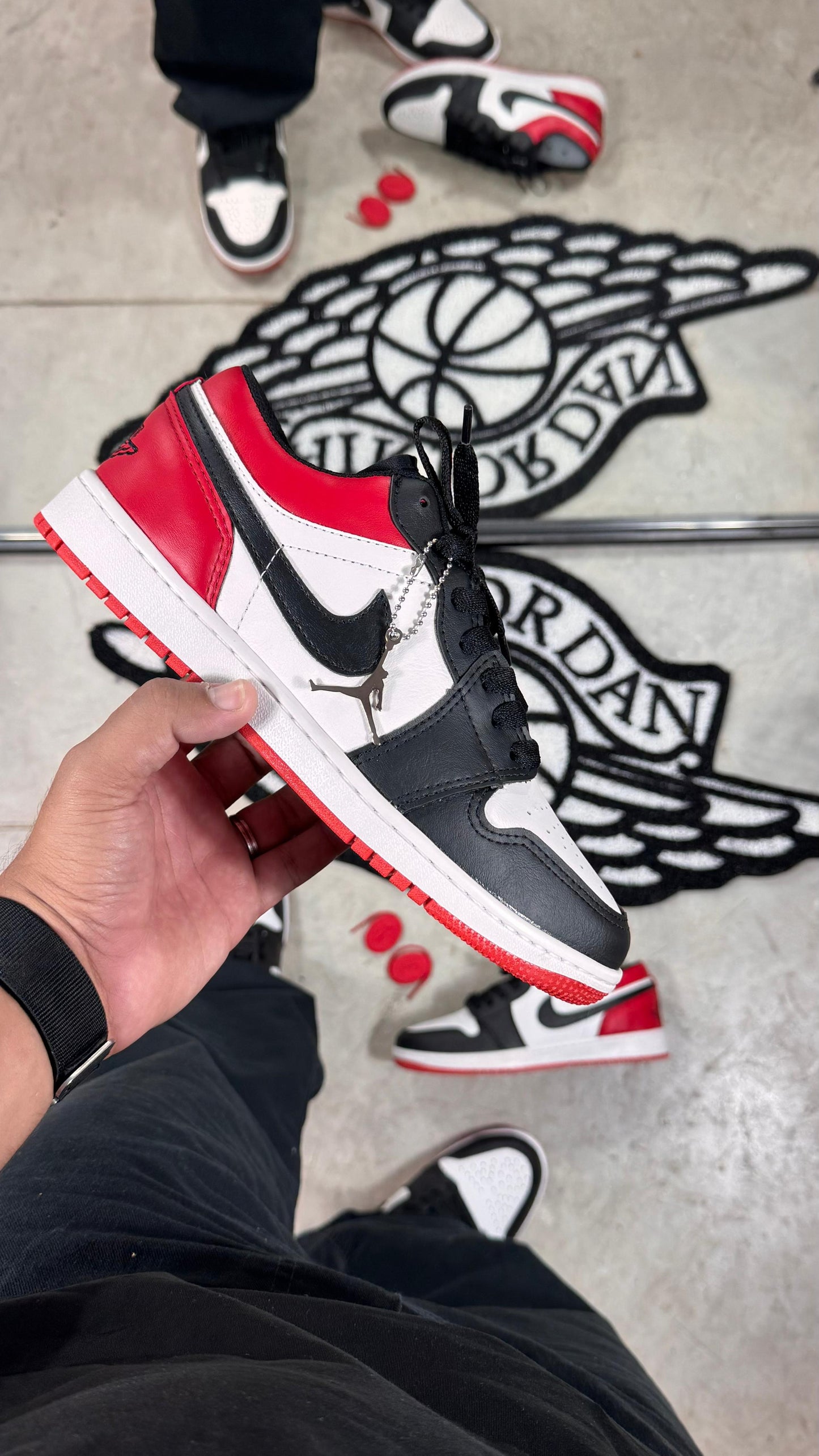 Tênis Air Jordan 1 Low Tricolor – Ícone das ruas com personalidade vibrante