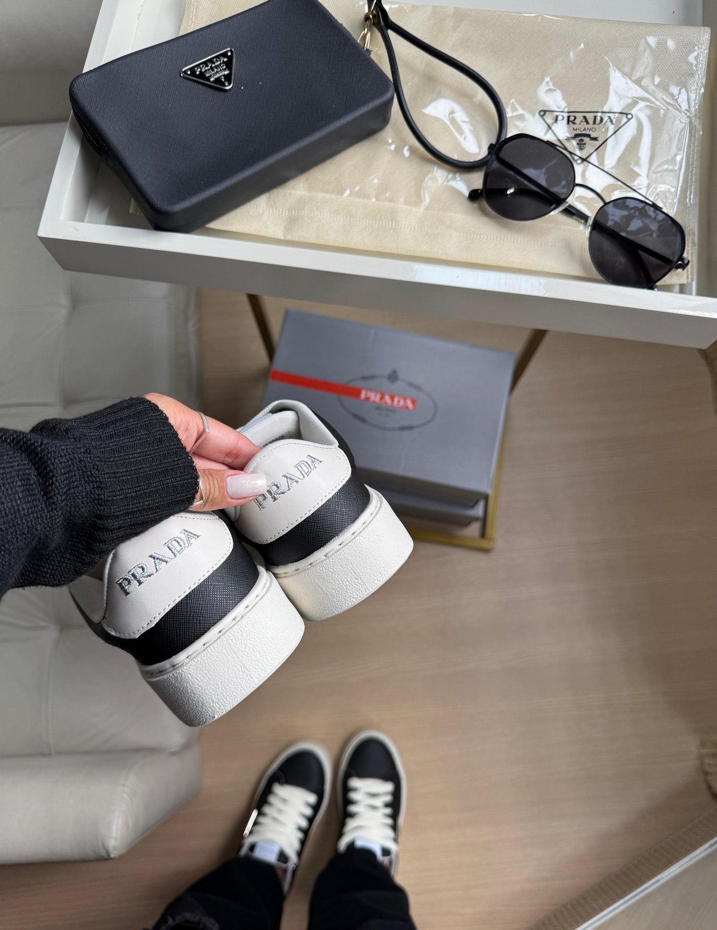 Tênis Prada Preto com Bolsinha – Luxo funcional com presença street fashion