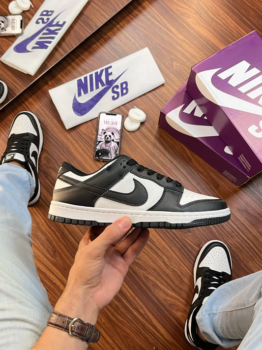 Tênis Dunk Low Panda – Versatilidade total com DNA das ruas